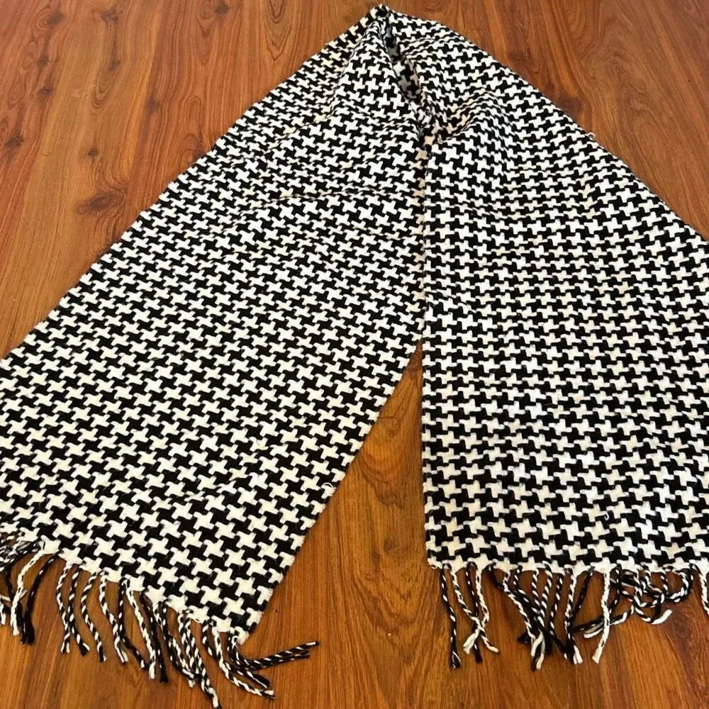 100% cashmere black and white houndstooth scarf made in Scotland